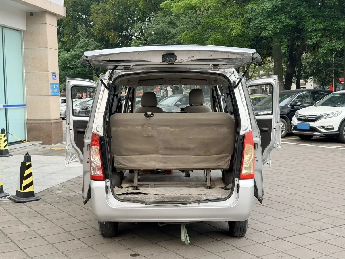 2019 WuLing RongGuang 1.2L 82HP L4 5MT,autocango,china used car exporter,china ev exporter,chinese used car exporter,chinese used ev exporter