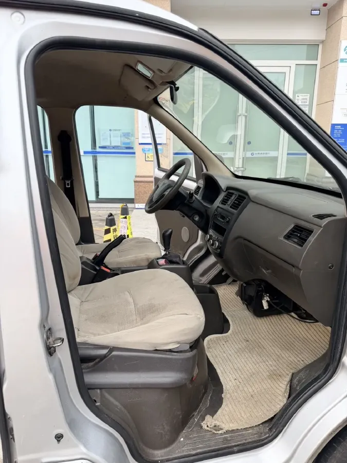 2019 WuLing RongGuang 1.2L 82HP L4 5MT,autocango,china used car exporter,china ev exporter,chinese used car exporter,chinese used ev exporter