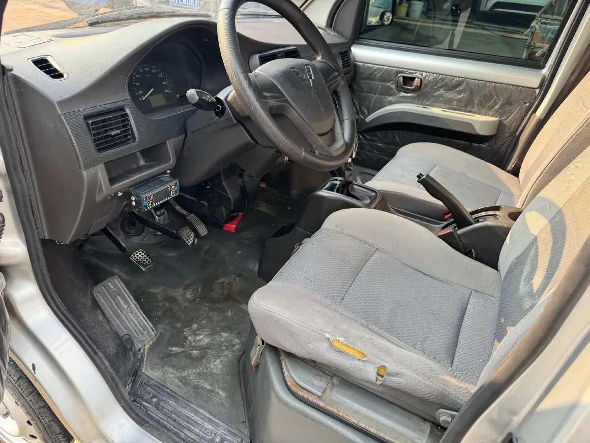 2019 WuLing RongGuang Mini Truck 1.5L 107HP L4 5MT,autocango,china used car exporter,china ev exporter,chinese used car exporter,chinese used ev exporter