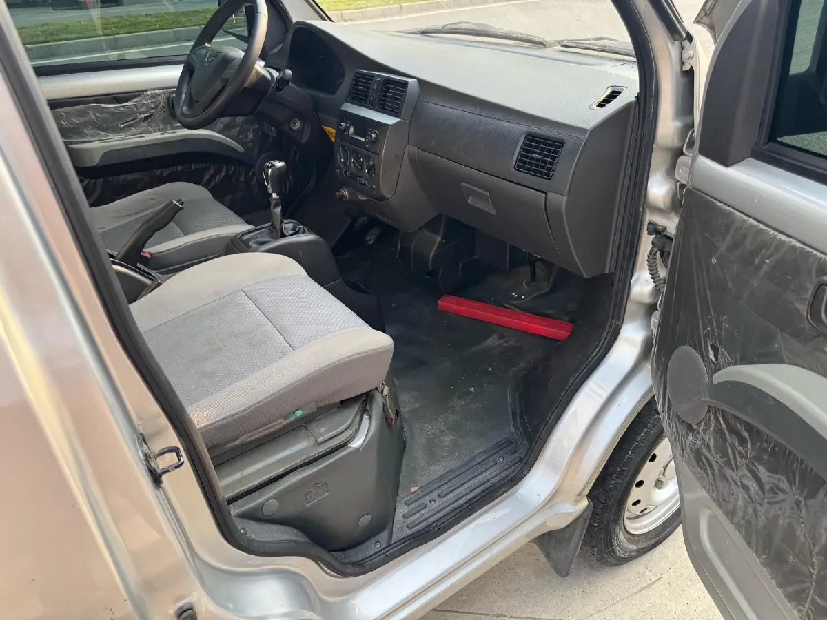 2019 WuLing RongGuang Mini Truck 1.5L 107HP L4 5MT,autocango,china used car exporter,china ev exporter,chinese used car exporter,chinese used ev exporter