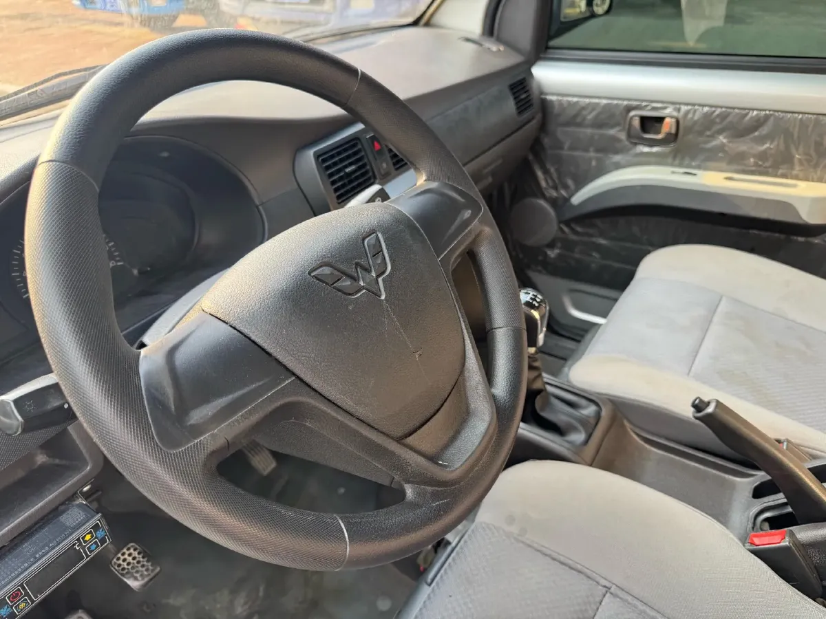 2019 WuLing RongGuang Mini Truck 1.5L 107HP L4 5MT,autocango,china used car exporter,china ev exporter,chinese used car exporter,chinese used ev exporter