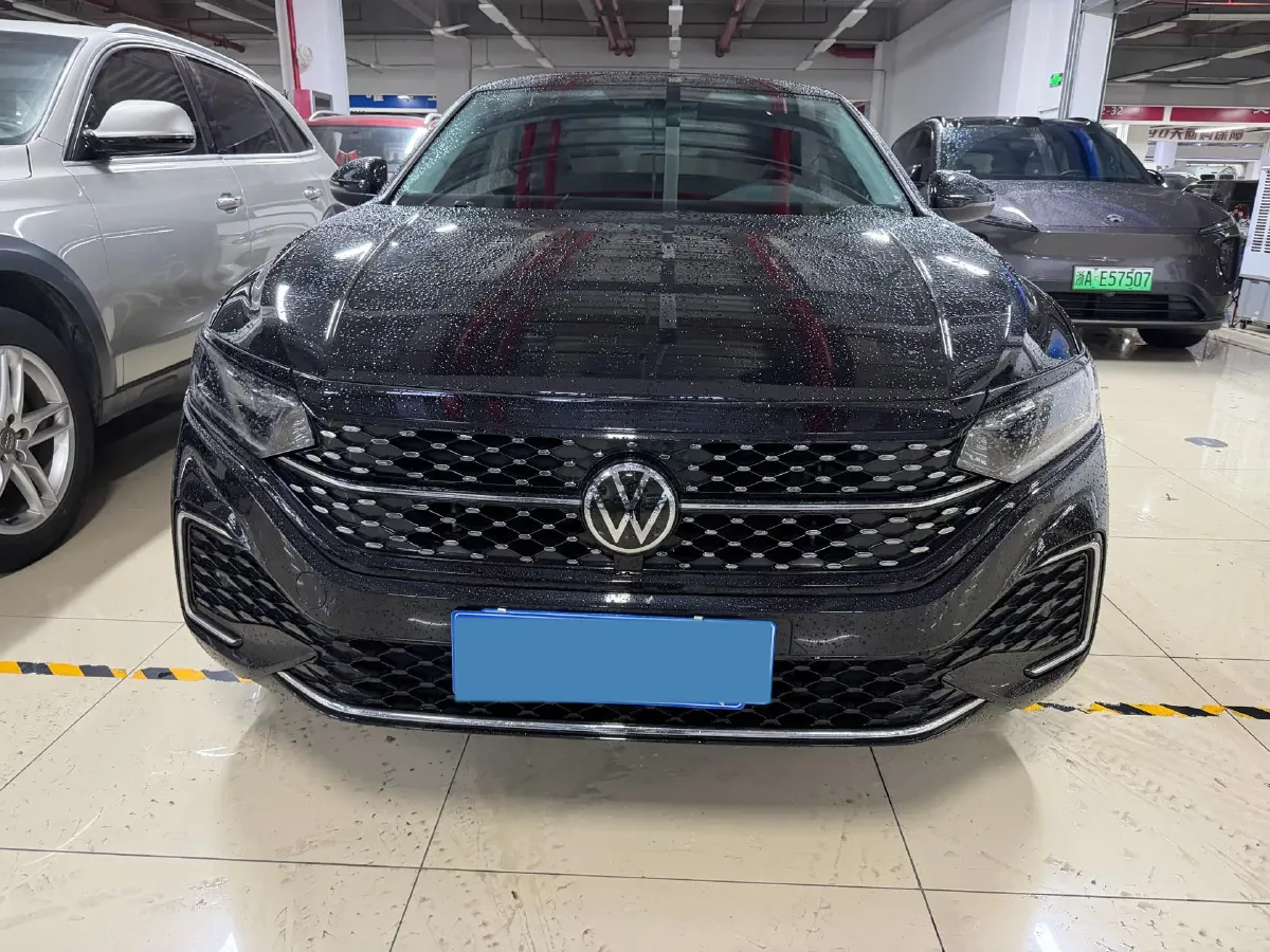 2025 Volkswagen Passat 2.0T 186HP L4 7DCT,autocango,china used car exporter,china ev exporter,chinese used car exporter,chinese used ev exporter