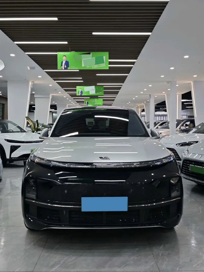 2023 Li L8 Range Extended 154HP REEV 40.9KWH,autocango,china used car exporter,china ev exporter,chinese used car exporter,chinese used ev exporter