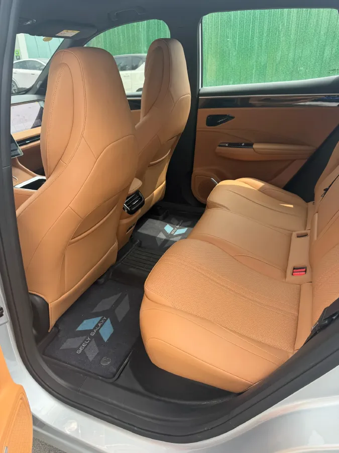 2025 Geely Galaxy L7 1.5L 112HP L4 1DHT PHEV 18.4KWH,autocango,china used car exporter,china ev exporter,chinese used car exporter,chinese used ev exporter