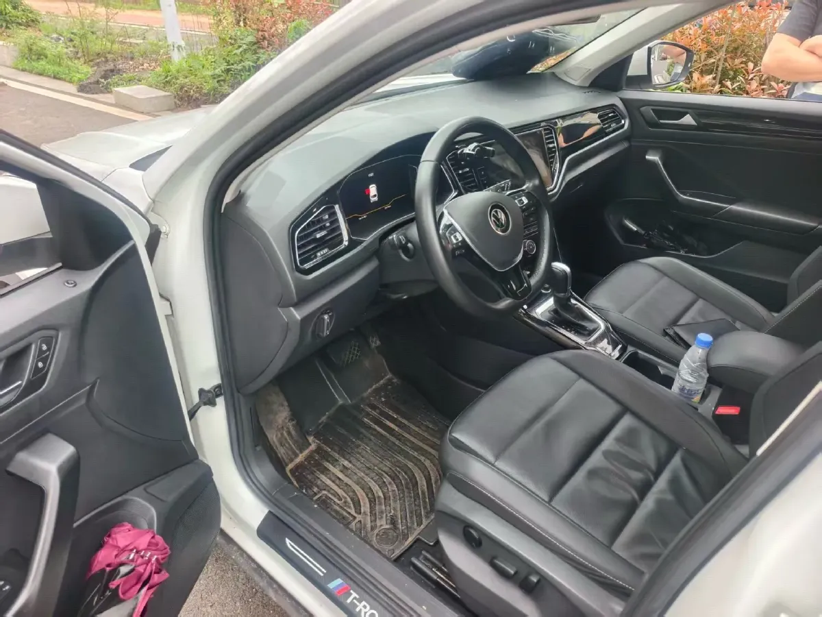 2022 Volkswagen T-Roc 1.4T 150HP L4 7DCT,autocango,china used car exporter,china ev exporter,chinese used car exporter,chinese used ev exporter