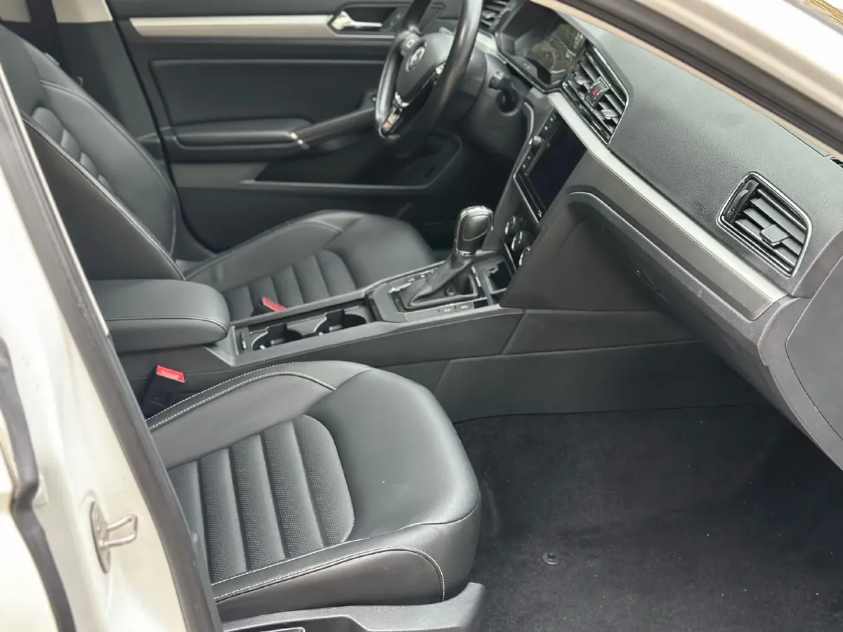 2019 Volkswagen Passat 1.4T 150HP L4 7DCT,autocango,china used car exporter,china ev exporter,chinese used car exporter,chinese used ev exporter