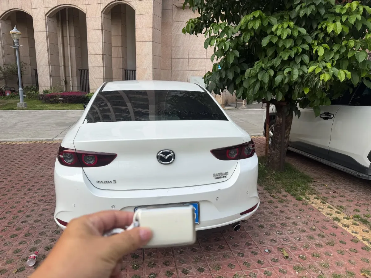 2023 Mazda 3 Axela 2.0L 158HP L4 6AT,autocango,china used car exporter,china ev exporter,chinese used car exporter,chinese used ev exporter