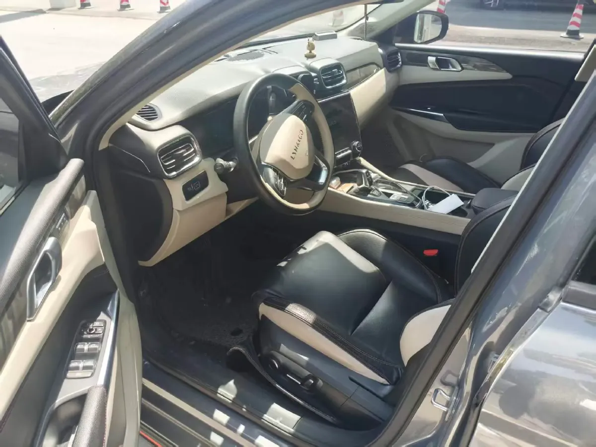 2018 Toyota C-HR 2.0L 171HP L4 CVT,autocango,china used car exporter,china ev exporter,chinese used car exporter,chinese used ev exporter