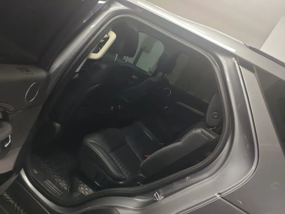 2021 Land Rover Discovery 3.0T 360HP L6 8AT,autocango,china used car exporter,china ev exporter,chinese used car exporter,chinese used ev exporter