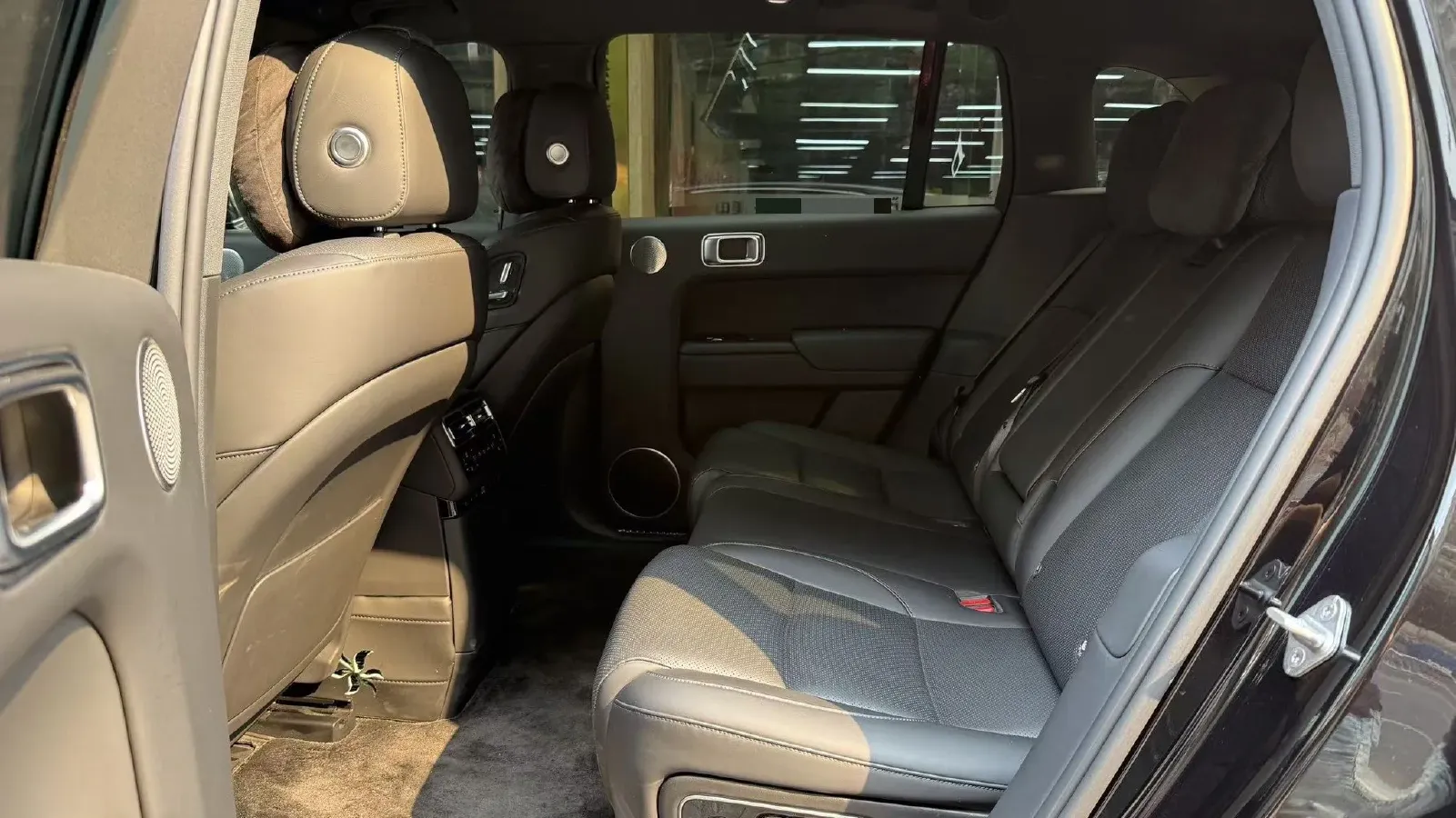 2024 Li L8 Range Extended 154HP REEV 52.3KWH,autocango,china used car exporter,china ev exporter,chinese used car exporter,chinese used ev exporter