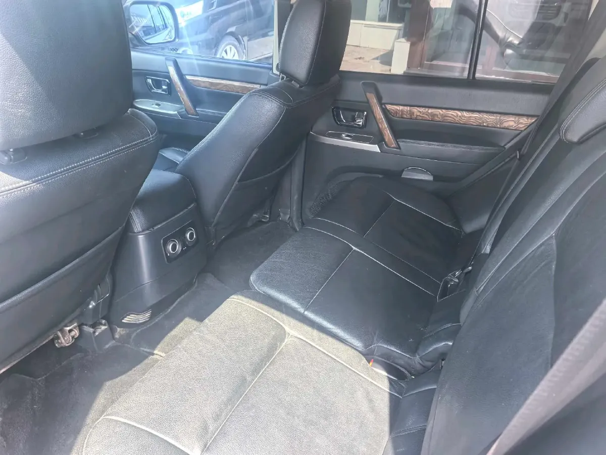 2016 Mitsubishi Pajero 3.0L 174HP V6 5AT,autocango,china used car exporter,china ev exporter,chinese used car exporter,chinese used ev exporter