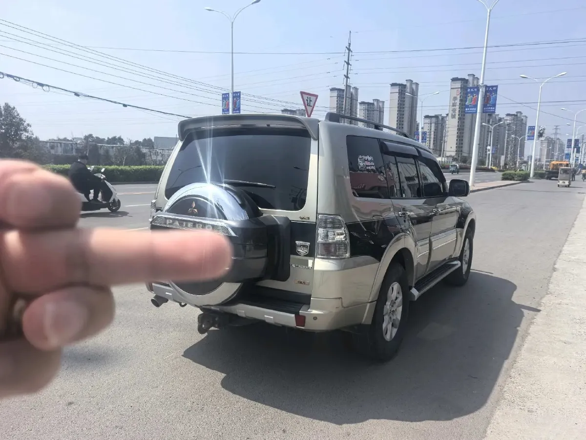 2016 Mitsubishi Pajero 3.0L 174HP V6 5AT,autocango,china used car exporter,china ev exporter,chinese used car exporter,chinese used ev exporter
