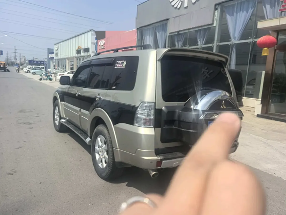 2016 Mitsubishi Pajero 3.0L 174HP V6 5AT,autocango,china used car exporter,china ev exporter,chinese used car exporter,chinese used ev exporter
