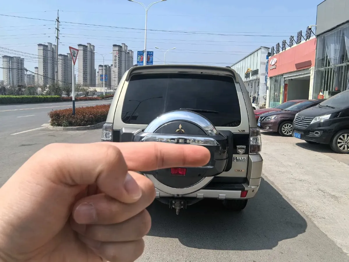 2016 Mitsubishi Pajero 3.0L 174HP V6 5AT,autocango,china used car exporter,china ev exporter,chinese used car exporter,chinese used ev exporter