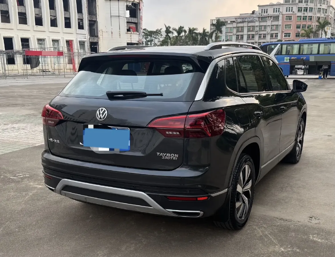 2019 Jeep Cherokee 2.0T 234HP L4 9AT,autocango,china used car exporter,china ev exporter,chinese used car exporter,chinese used ev exporter