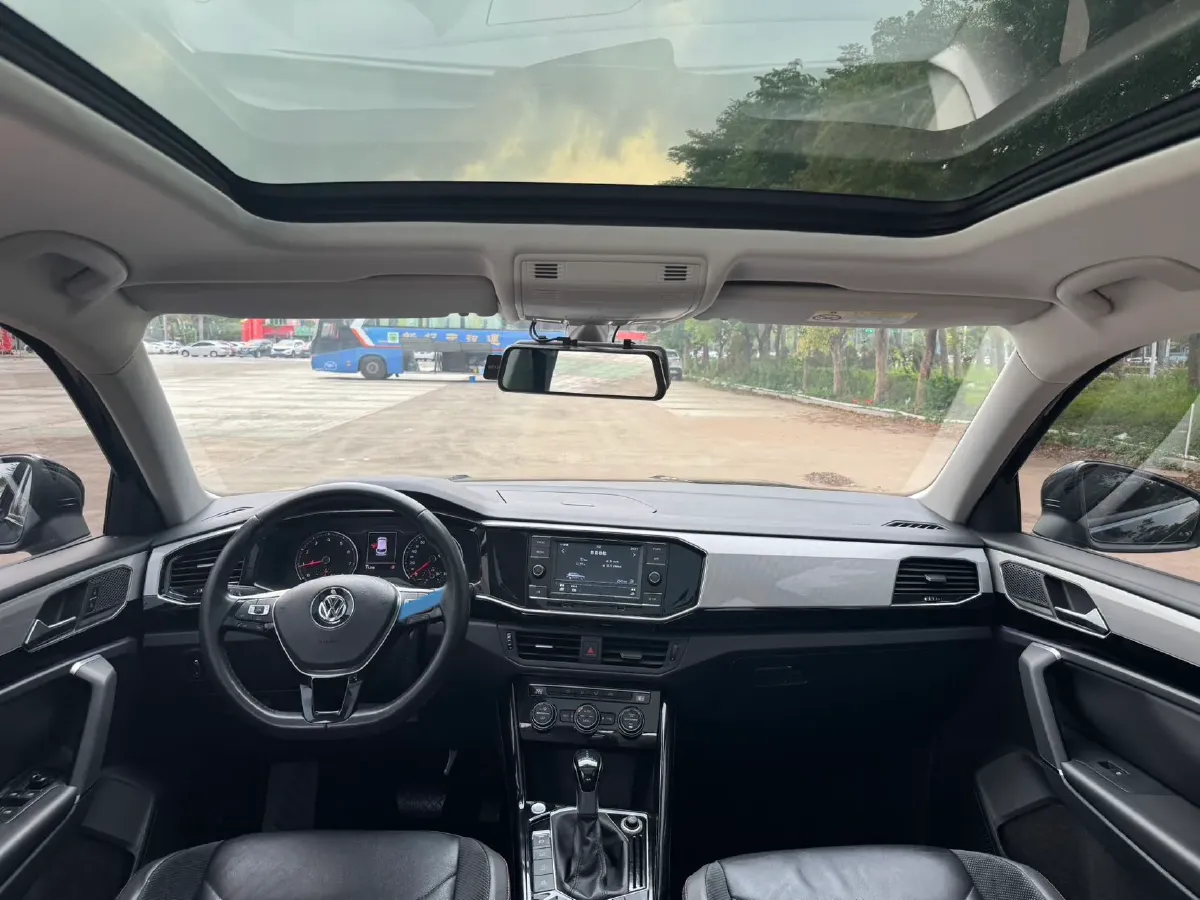 2019 Jeep Cherokee 2.0T 234HP L4 9AT,autocango,china used car exporter,china ev exporter,chinese used car exporter,chinese used ev exporter