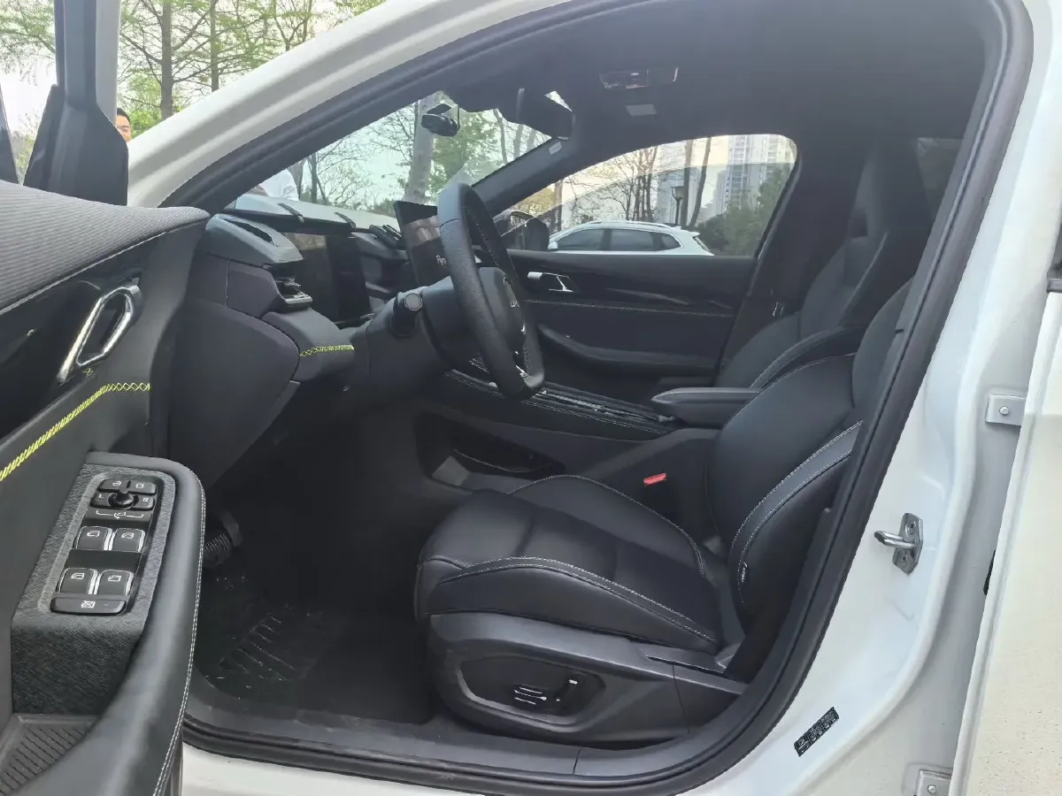 2026 LYNK&CO 03 1.5T 181HP L4 7DCT,autocango,china used car exporter,china ev exporter,chinese used car exporter,chinese used ev exporter