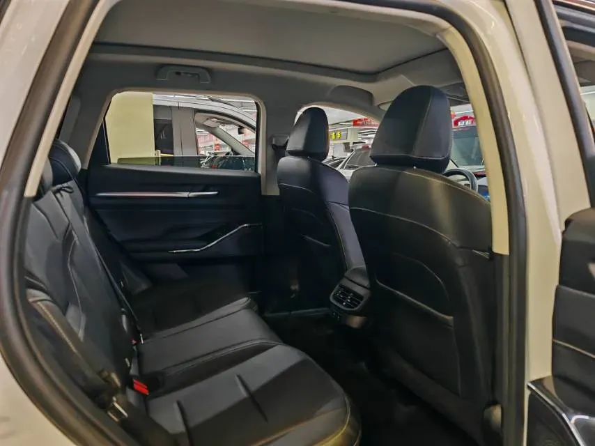 2021 Haval H6 2.0T 211HP L4 7DCT,autocango,china used car exporter,china ev exporter,chinese used car exporter,chinese used ev exporter