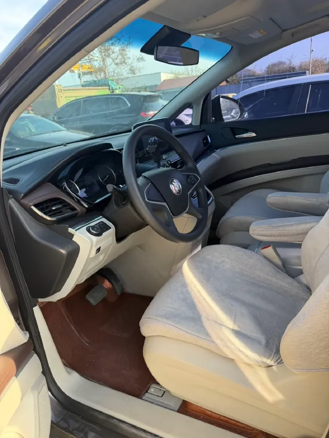 2022 Buick GL8 2.0T 237HP L4 9AT,autocango,china used car exporter,china ev exporter,chinese used car exporter,chinese used ev exporter