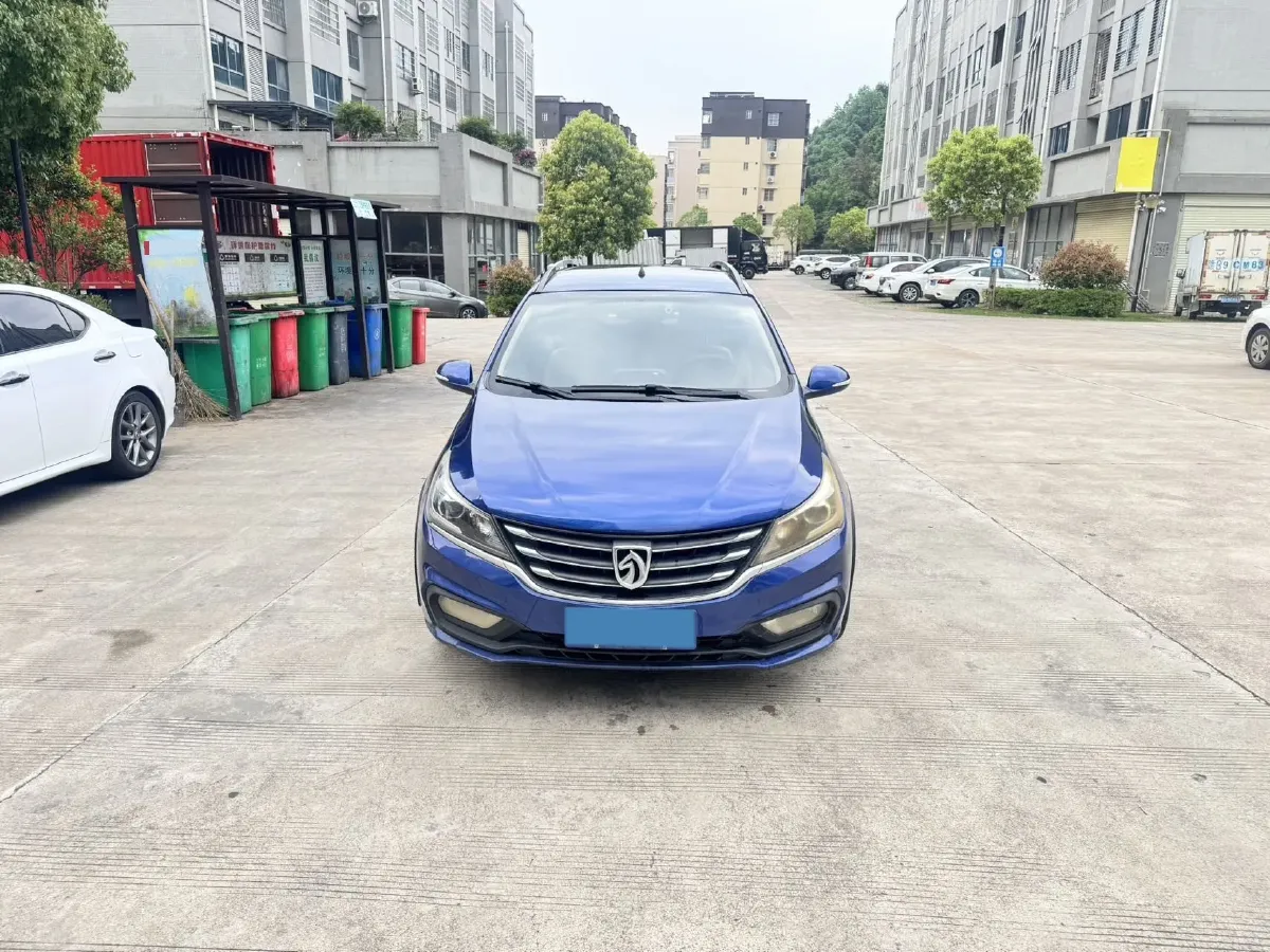 2017 BaoJun 310W 1.5L 112HP L4 6MT,autocango,china used car exporter,china ev exporter,chinese used car exporter,chinese used ev exporter