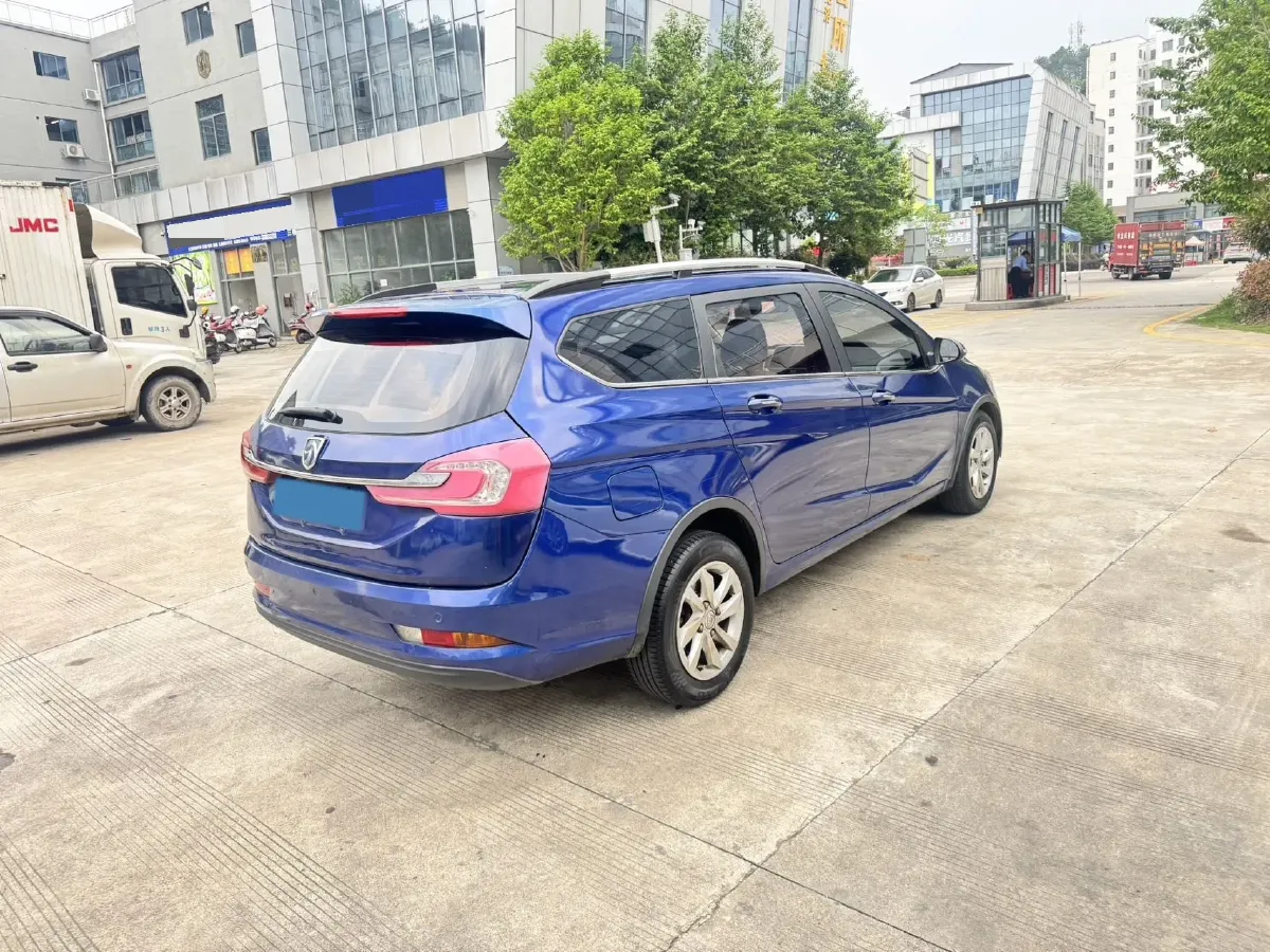 2017 BaoJun 310W 1.5L 112HP L4 6MT,autocango,china used car exporter,china ev exporter,chinese used car exporter,chinese used ev exporter