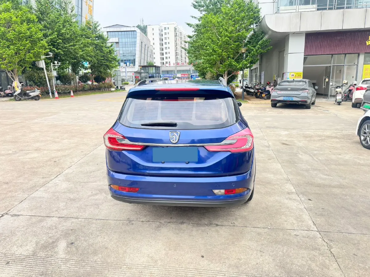 2017 BaoJun 310W 1.5L 112HP L4 6MT,autocango,china used car exporter,china ev exporter,chinese used car exporter,chinese used ev exporter