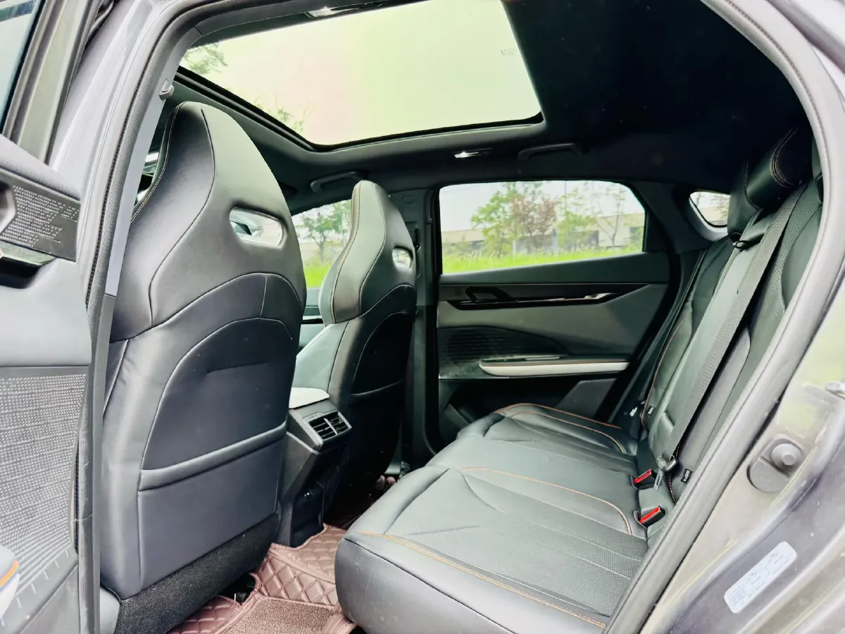 2023 ChangAn UNI-V 1.5T 188HP L4 7DCT,autocango,china used car exporter,china ev exporter,chinese used car exporter,chinese used ev exporter