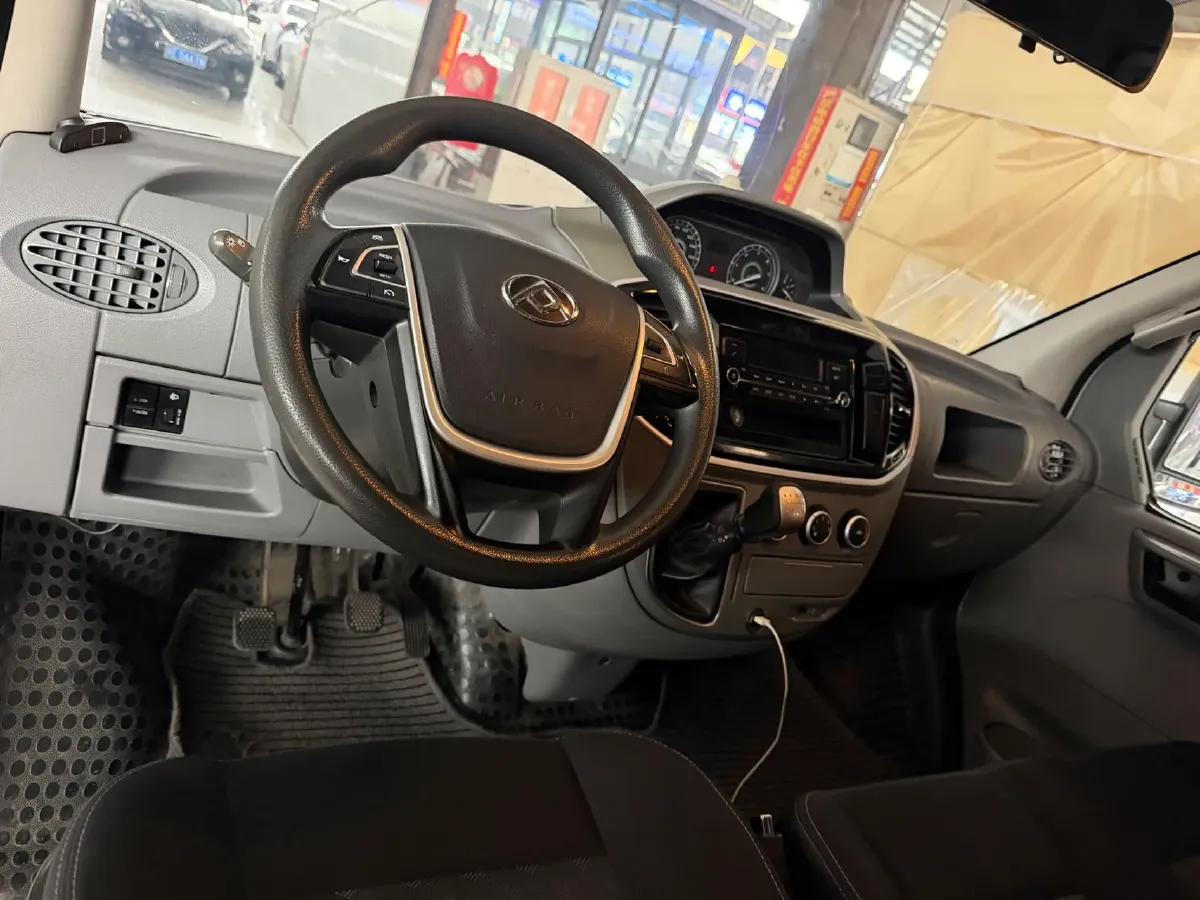 2020 MAXUS XinTu V80 2.5T 136HP L4 6MT,autocango,china used car exporter,china ev exporter,chinese used car exporter,chinese used ev exporter