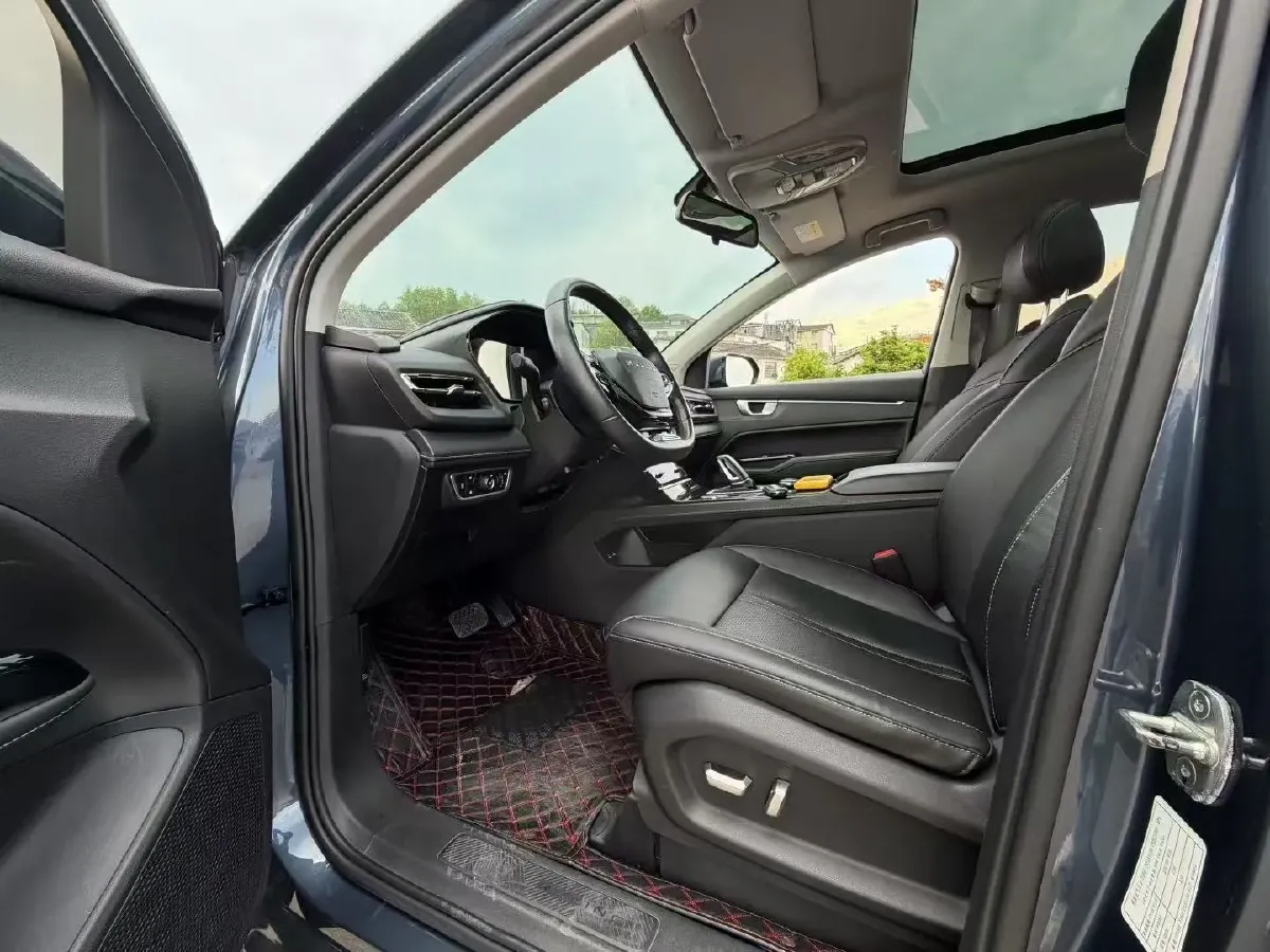 2020 WuLing KaiJie 1.5T 147HP L4 CVT,autocango,china used car exporter,china ev exporter,chinese used car exporter,chinese used ev exporter