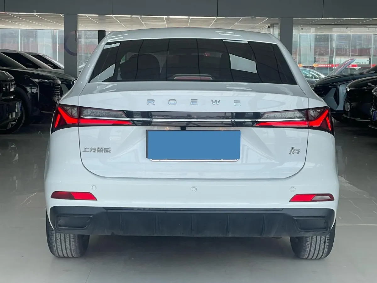 2023 Roewe i5 1.5L 129HP L4 5MT,autocango,china used car exporter,china ev exporter,chinese used car exporter,chinese used ev exporter