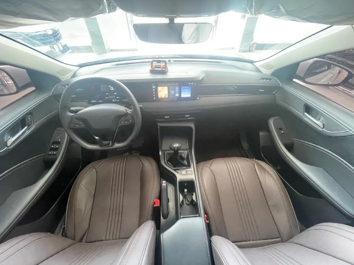 2023 Roewe i5 1.5L 129HP L4 5MT,autocango,china used car exporter,china ev exporter,chinese used car exporter,chinese used ev exporter