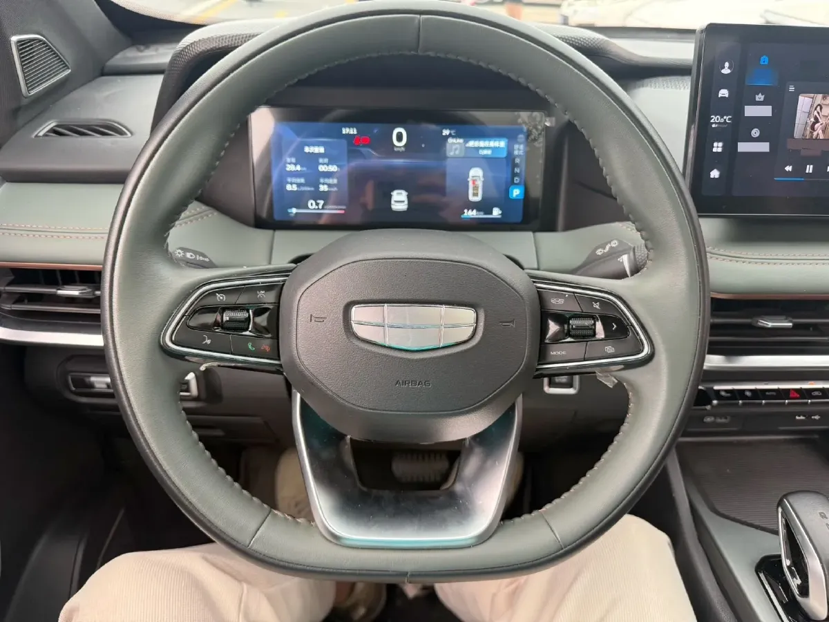 2023 Geely Okavango L 2.0T 218HP L4 7DCT,autocango,china used car exporter,china ev exporter,chinese used car exporter,chinese used ev exporter