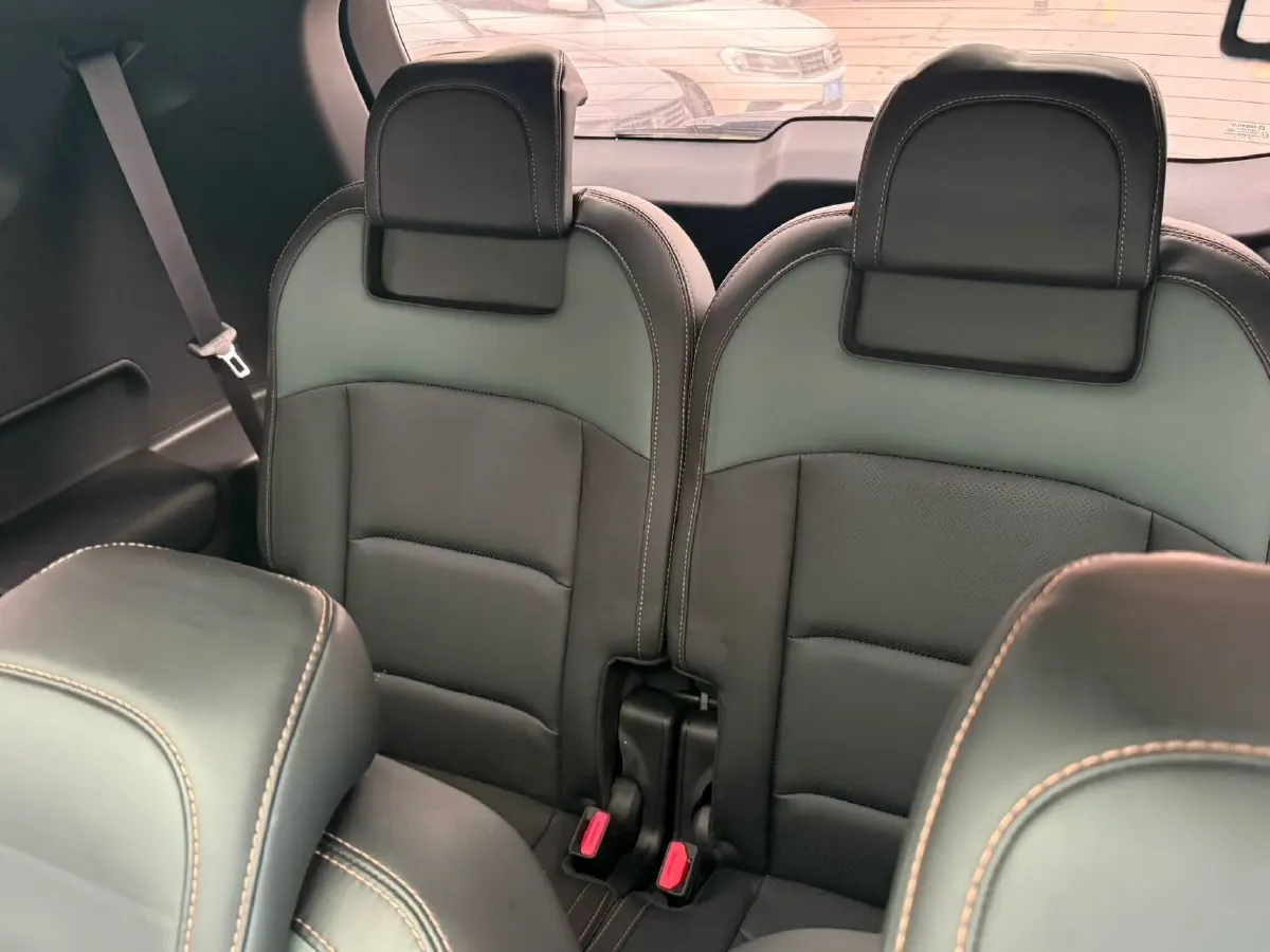 2023 Geely Okavango L 2.0T 218HP L4 7DCT,autocango,china used car exporter,china ev exporter,chinese used car exporter,chinese used ev exporter