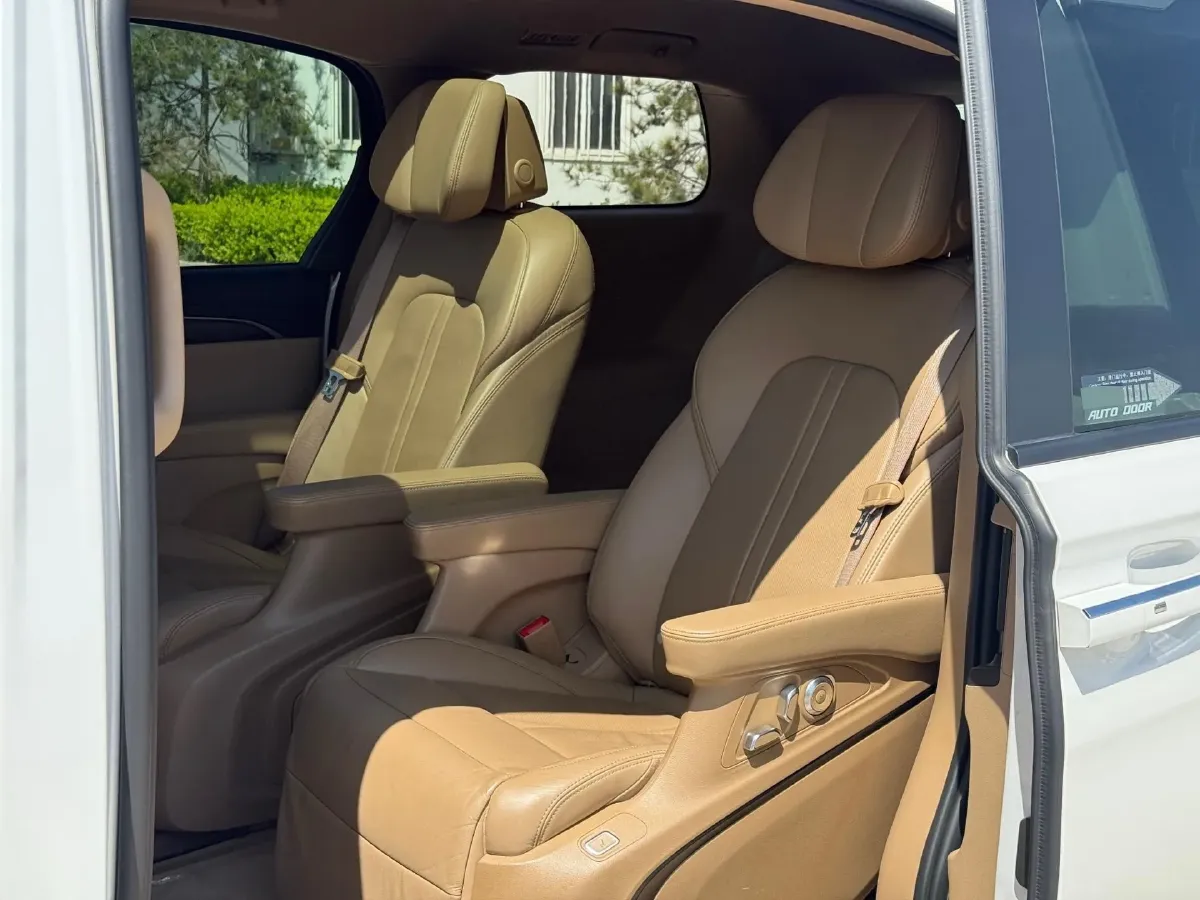 2021 Buick GL8 2.0T 237HP L4 9AT,autocango,china used car exporter,china ev exporter,chinese used car exporter,chinese used ev exporter