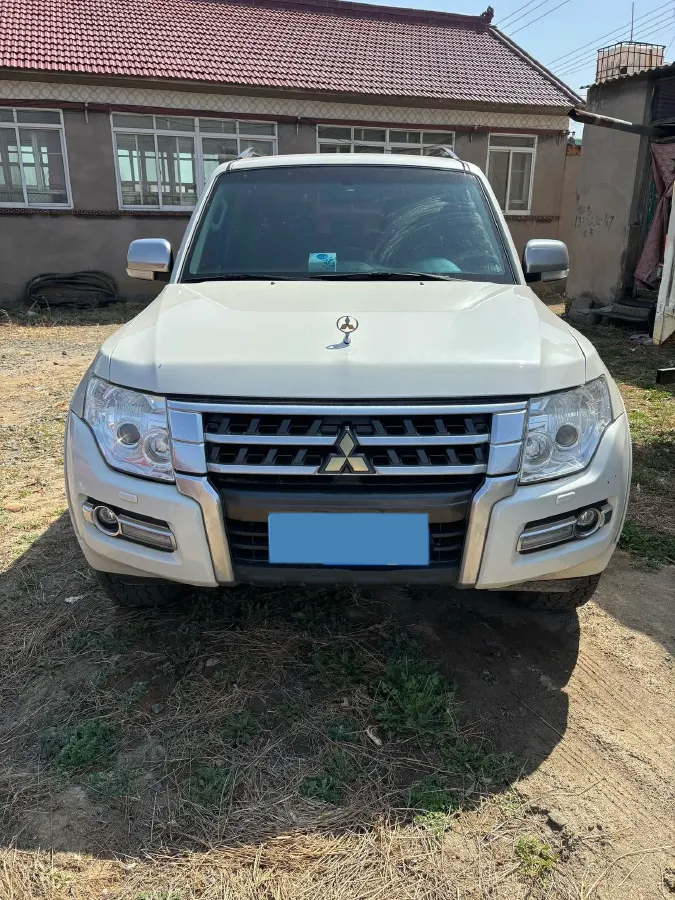 2020 Mitsubishi Pajero 3.0L 174HP V6 5AT,autocango,china used car exporter,china ev exporter,chinese used car exporter,chinese used ev exporter