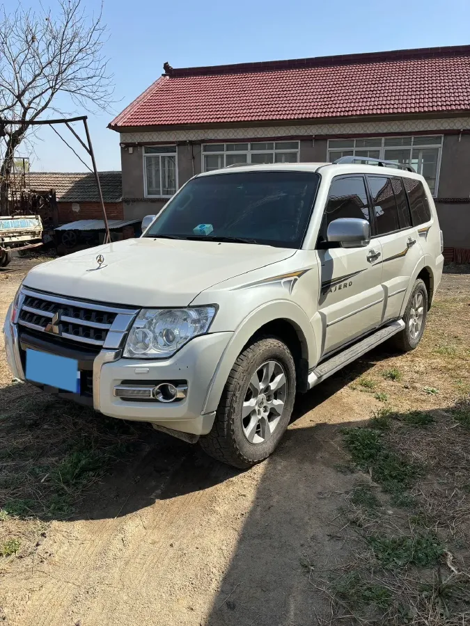 2020 Mitsubishi Pajero 3.0L 174HP V6 5AT,autocango,china used car exporter,china ev exporter,chinese used car exporter,chinese used ev exporter