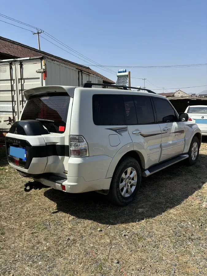 2020 Mitsubishi Pajero 3.0L 174HP V6 5AT,autocango,china used car exporter,china ev exporter,chinese used car exporter,chinese used ev exporter