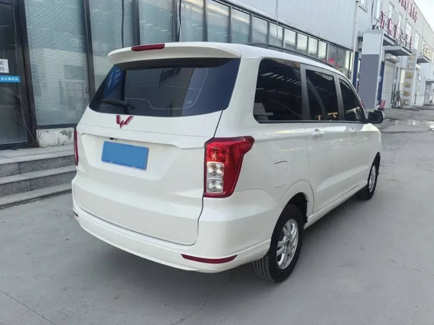 2019 WuLing HongGuang 1.5L 99HP L4 6MT,autocango,china used car exporter,china ev exporter,chinese used car exporter,chinese used ev exporter