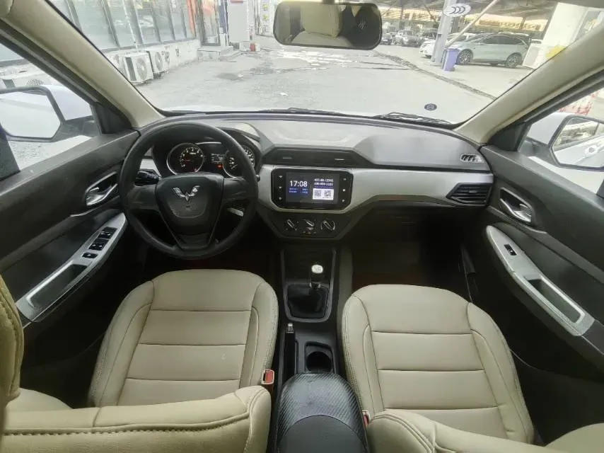 2019 WuLing HongGuang 1.5L 99HP L4 6MT,autocango,china used car exporter,china ev exporter,chinese used car exporter,chinese used ev exporter