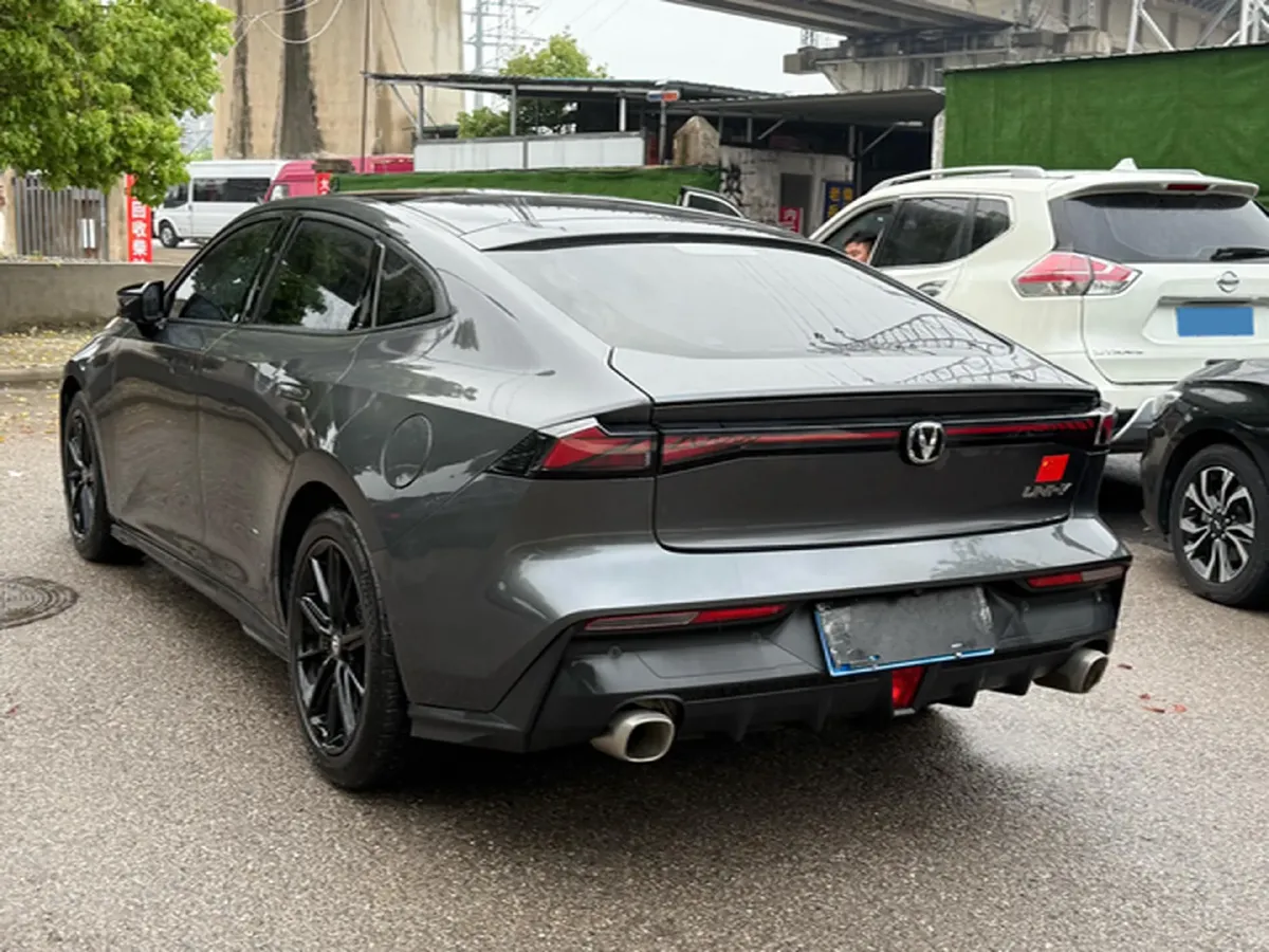 2022 ChangAn UNI-V 1.5T 188HP L4 7DCT,autocango,china used car exporter,china ev exporter,chinese used car exporter,chinese used ev exporter