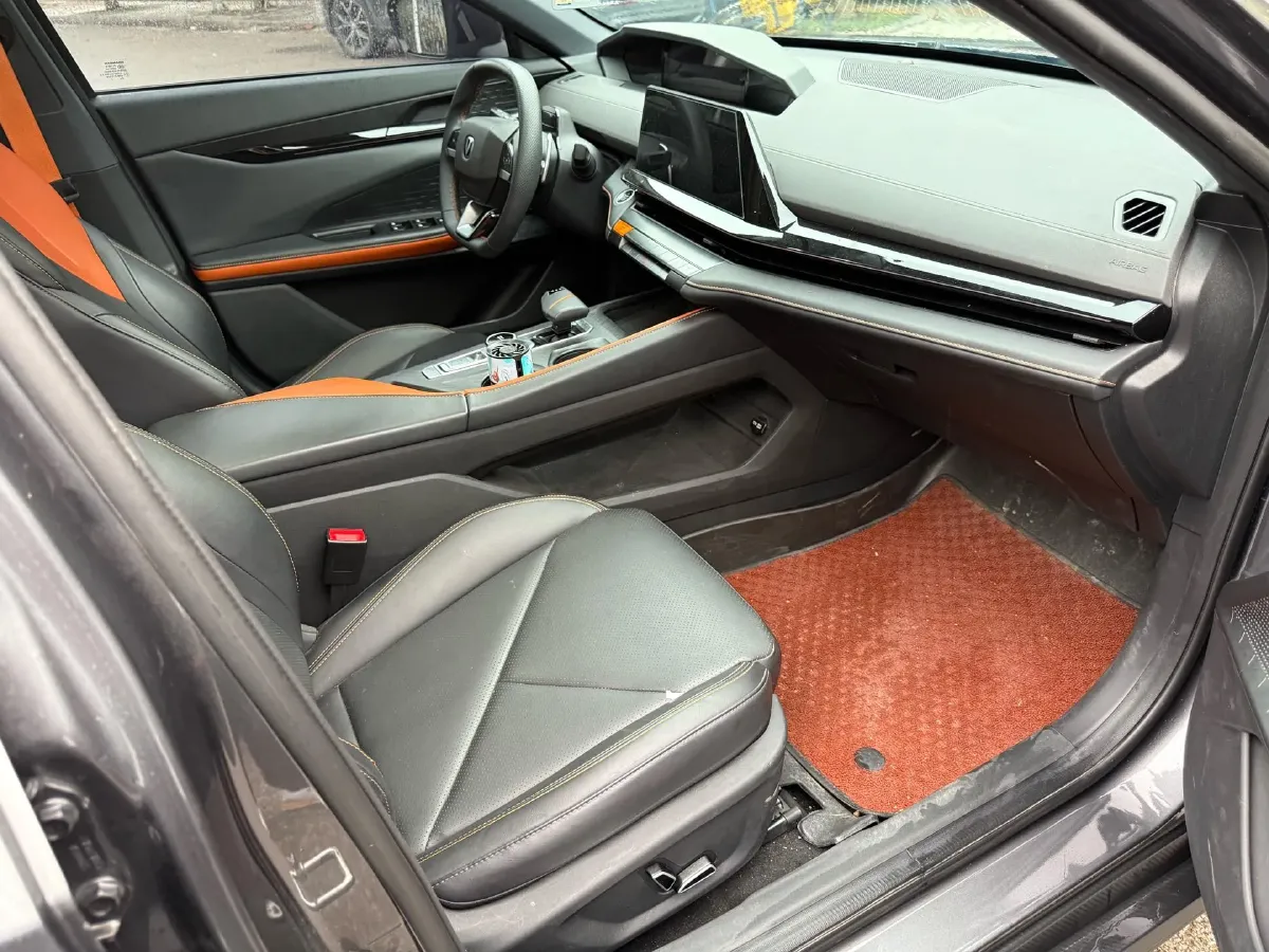 2022 ChangAn UNI-V 1.5T 188HP L4 7DCT,autocango,china used car exporter,china ev exporter,chinese used car exporter,chinese used ev exporter