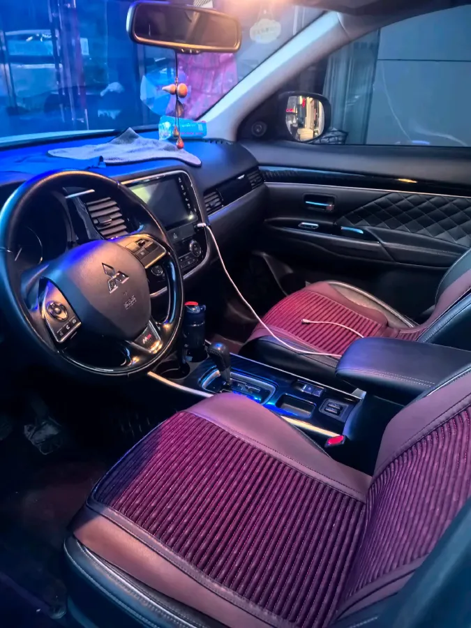 2020 Mitsubishi Outlander 2.0L 166HP L4 CVT,autocango,china used car exporter,china ev exporter,chinese used car exporter,chinese used ev exporter