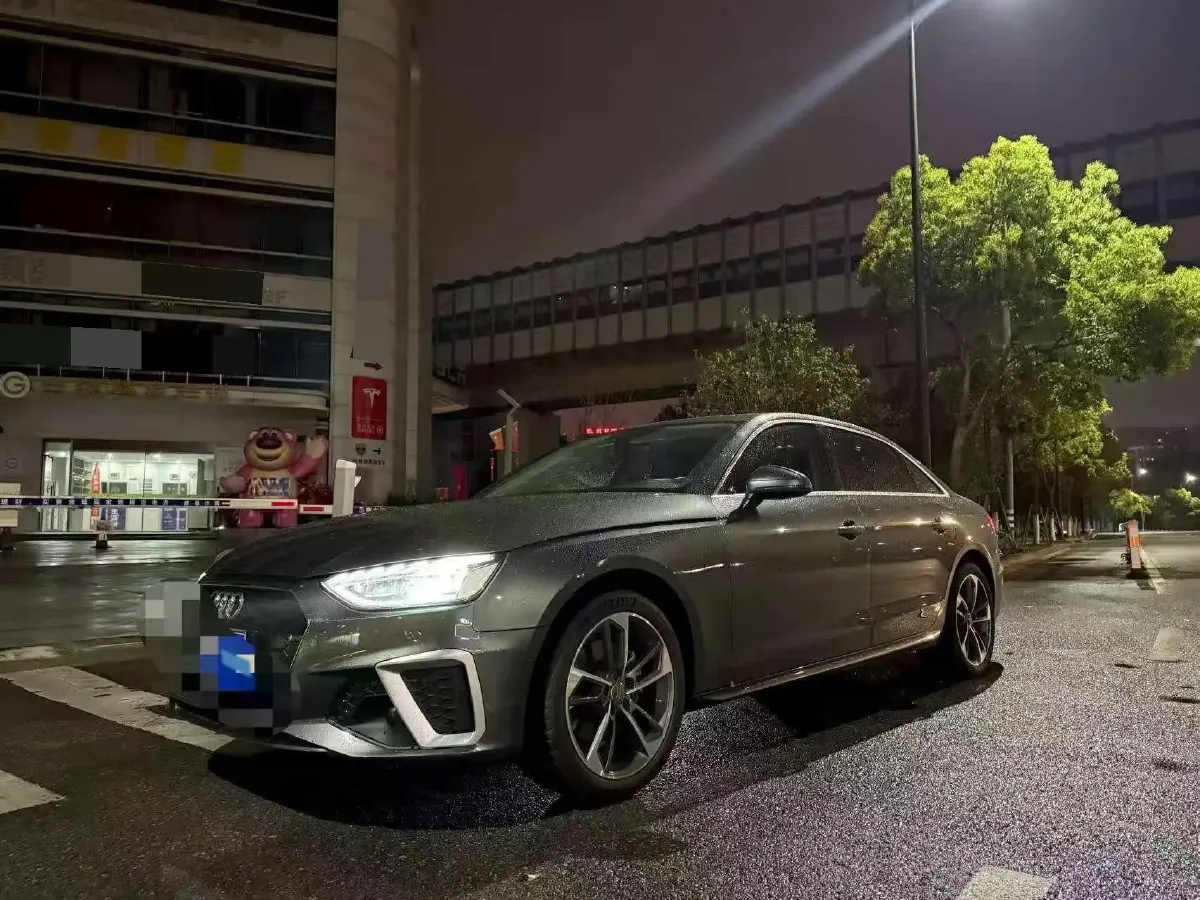 2020 Audi A4L 2.0T 190HP L4 7DCT,autocango,china used car exporter,china ev exporter,chinese used car exporter,chinese used ev exporter