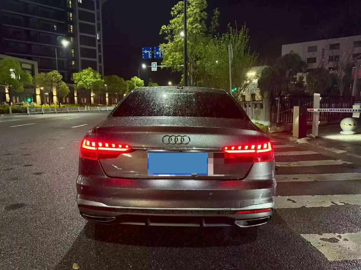 2020 Audi A4L 2.0T 190HP L4 7DCT,autocango,china used car exporter,china ev exporter,chinese used car exporter,chinese used ev exporter