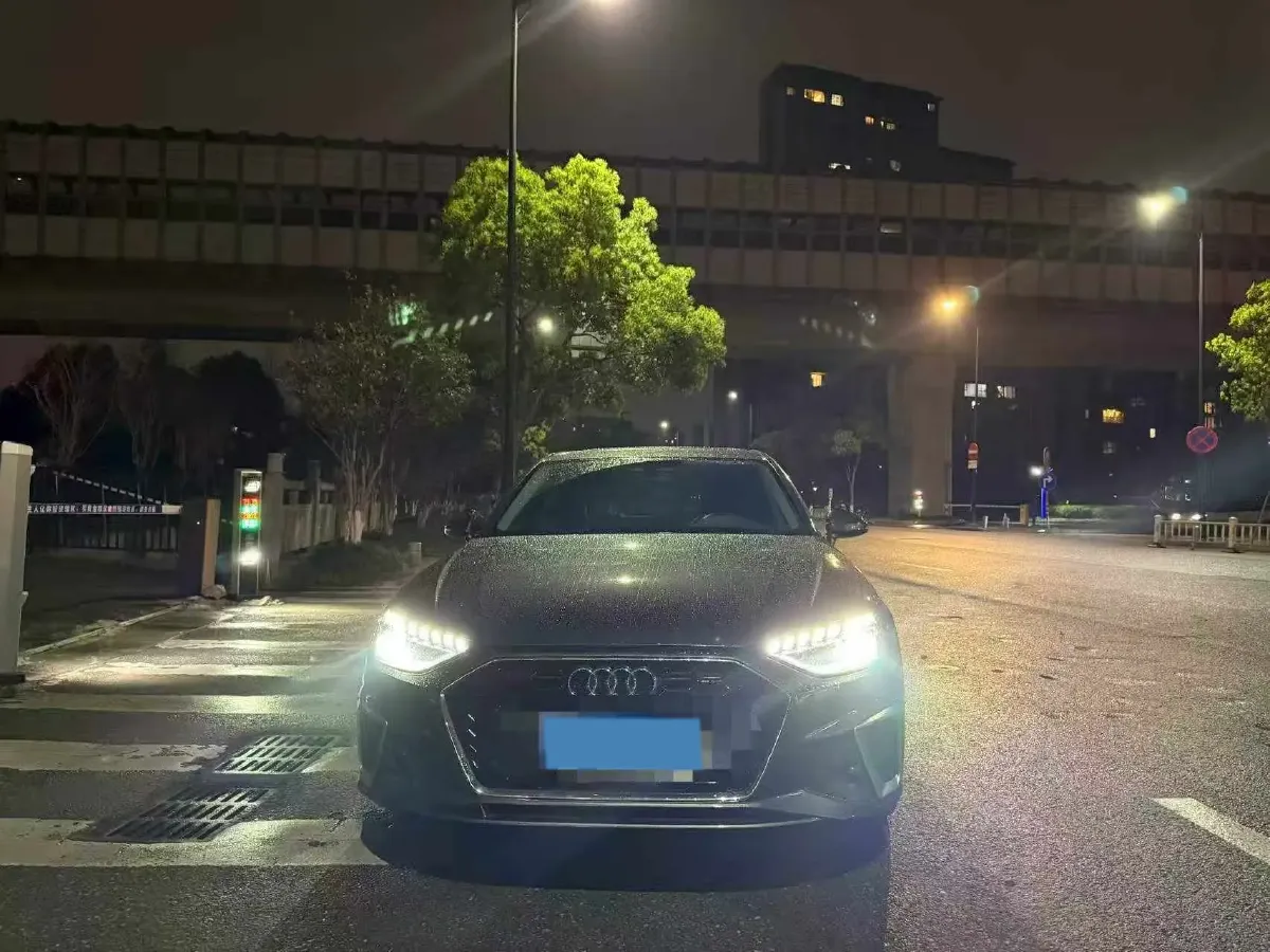 2020 Audi A4L 2.0T 190HP L4 7DCT,autocango,china used car exporter,china ev exporter,chinese used car exporter,chinese used ev exporter