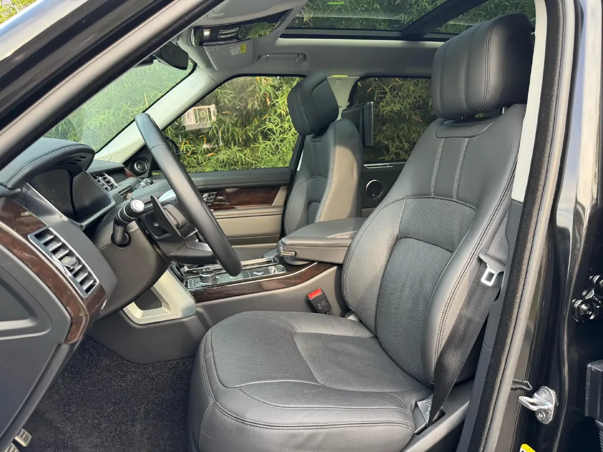 2021 Land Rover Range Rover 3.0T 400HP L6 8AT,autocango,china used car exporter,china ev exporter,chinese used car exporter,chinese used ev exporter