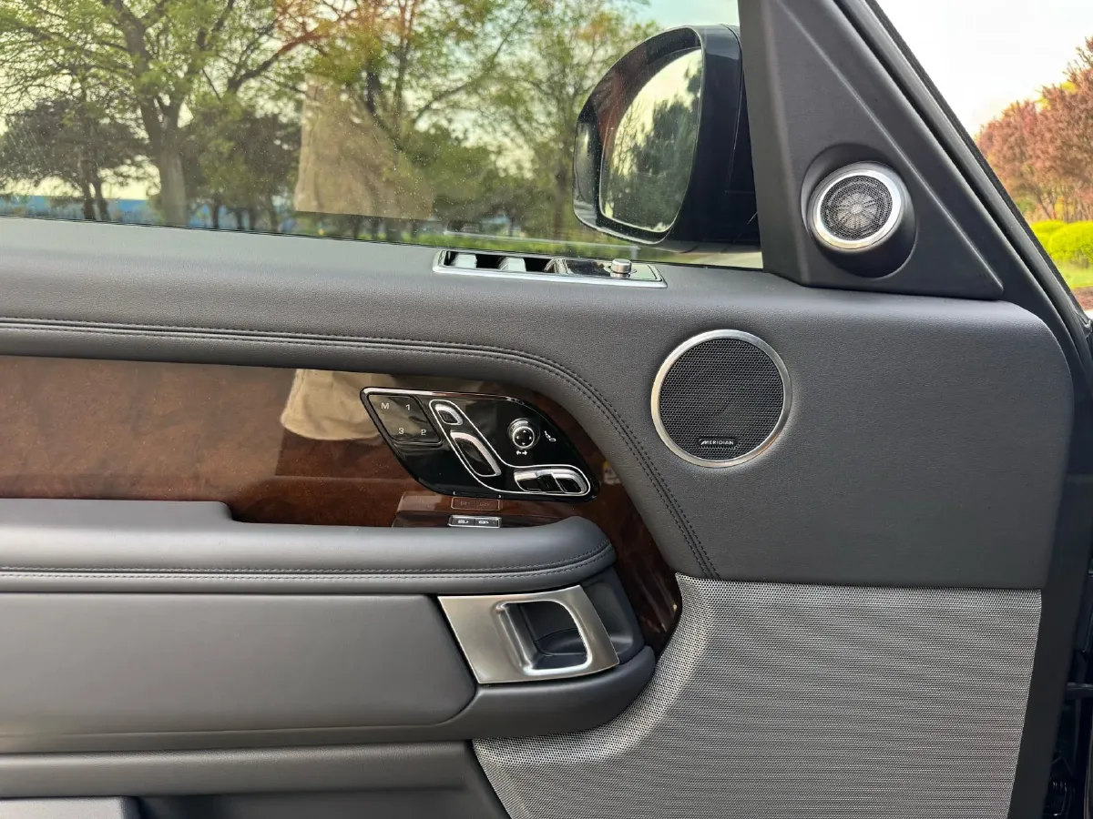 2021 Land Rover Range Rover 3.0T 400HP L6 8AT,autocango,china used car exporter,china ev exporter,chinese used car exporter,chinese used ev exporter