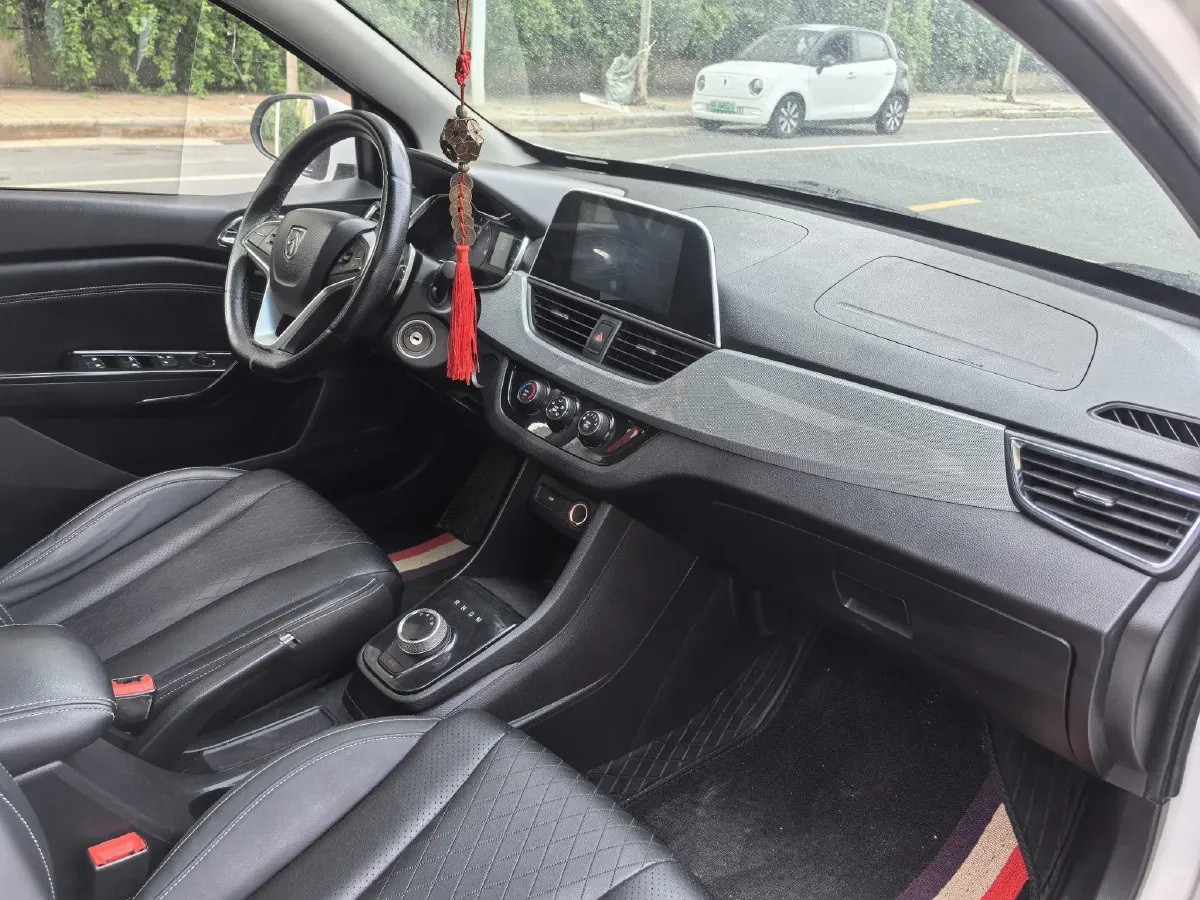 2018 BaoJun 360 1.5L 112HP L4 6MT,autocango,china used car exporter,china ev exporter,chinese used car exporter,chinese used ev exporter