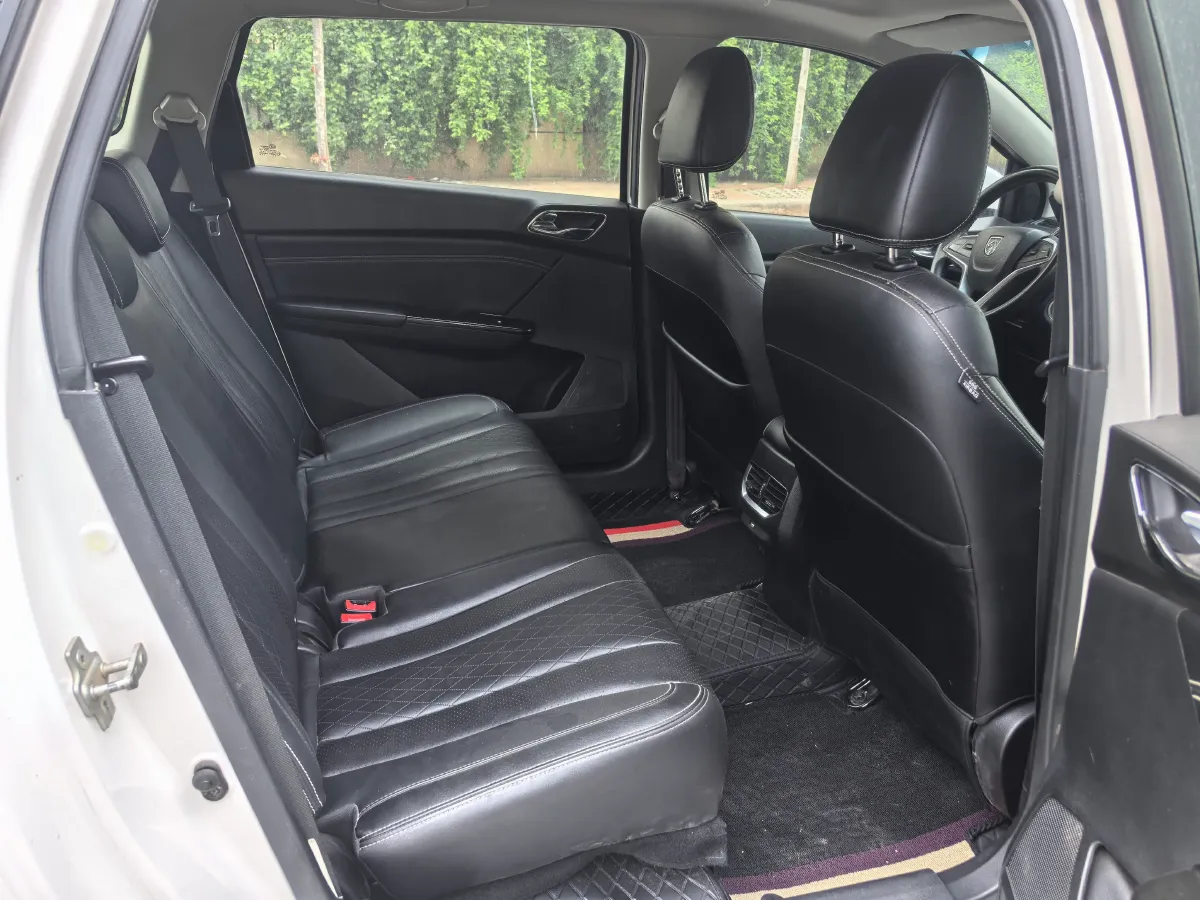 2018 BaoJun 360 1.5L 112HP L4 6MT,autocango,china used car exporter,china ev exporter,chinese used car exporter,chinese used ev exporter