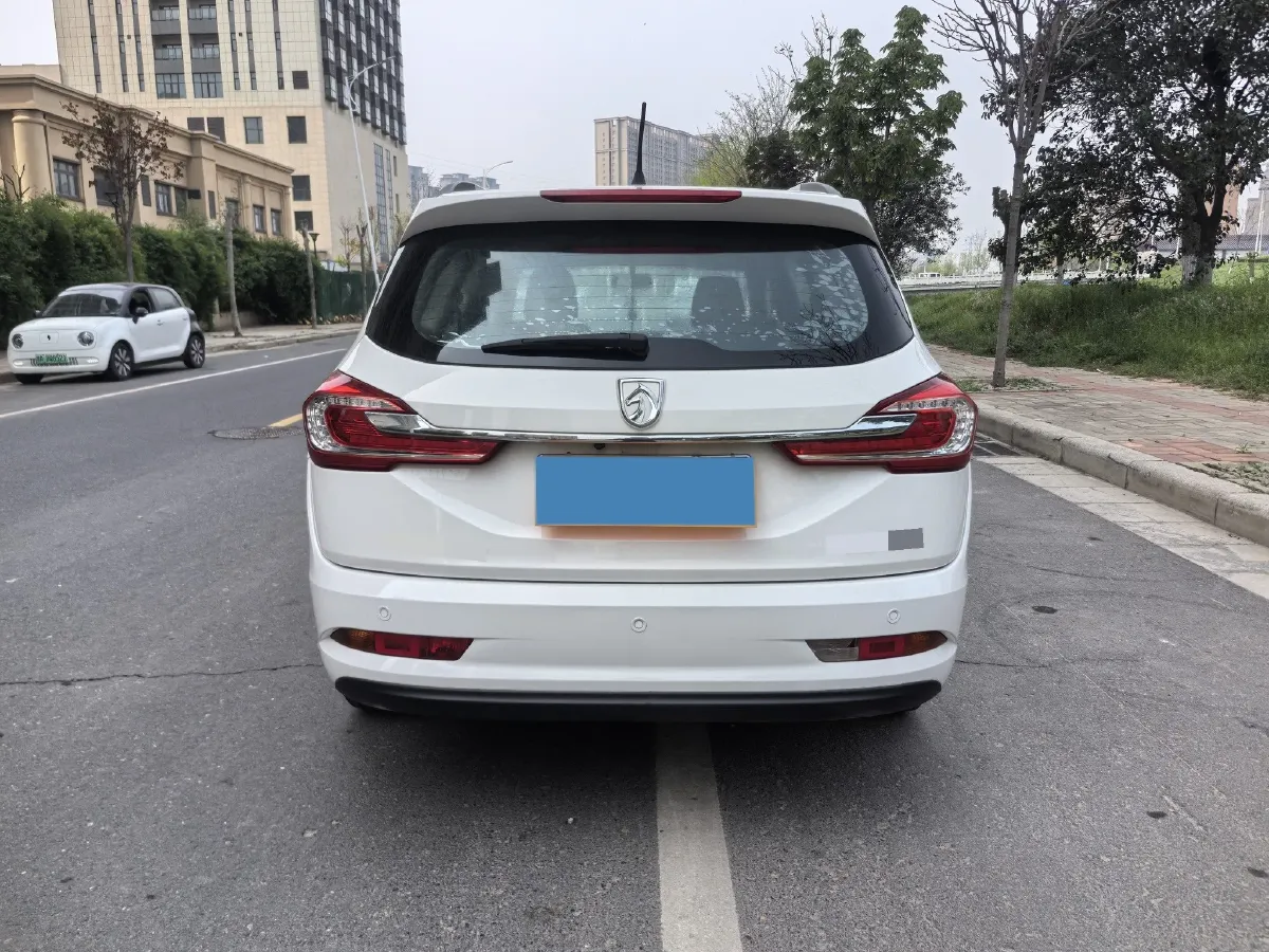 2018 BaoJun 360 1.5L 112HP L4 6MT,autocango,china used car exporter,china ev exporter,chinese used car exporter,chinese used ev exporter